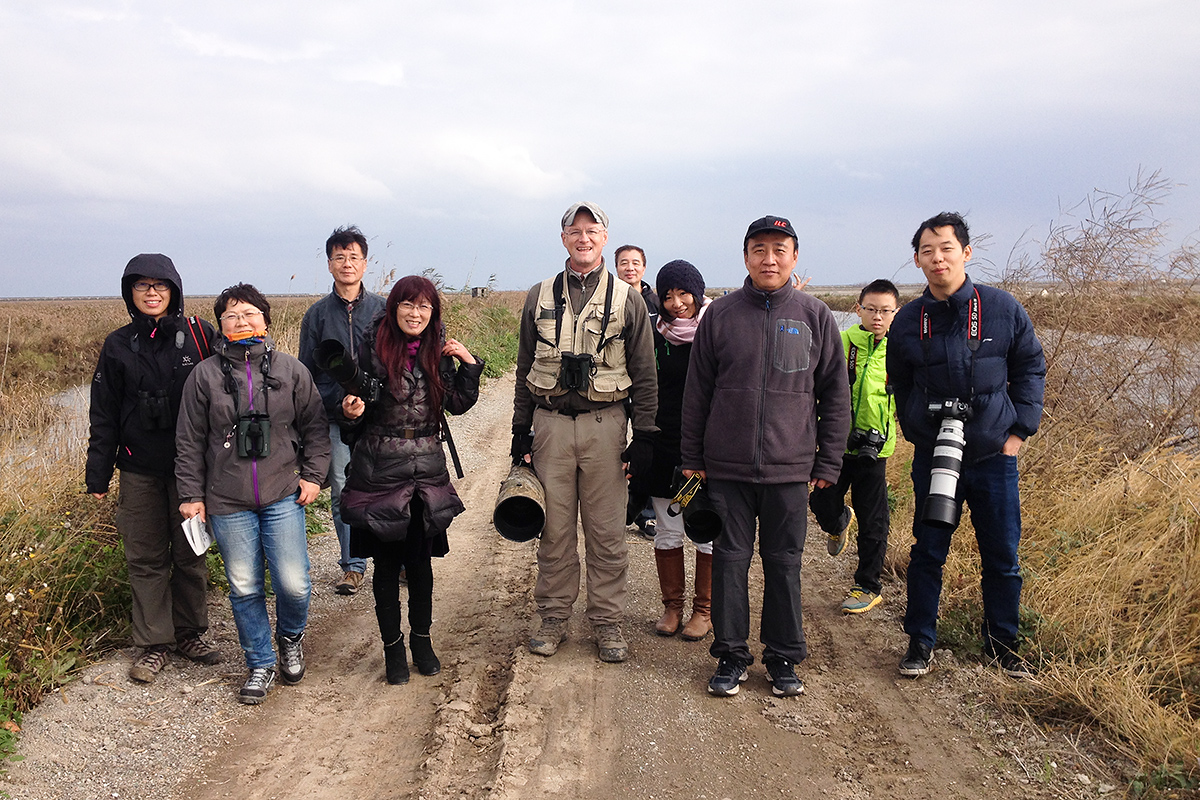 Shanghai birders in defunct reserve