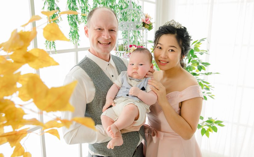 Our baby boy, Craig Eugene "Tiny" Brelsford II, with his parents, Craig Eugene Brelsford and Elaine Du. Shanghai, China, 25 Jan. 2018. Photo by Mǎruìshā Értóng Shèyǐng (玛瑞莎儿童摄影).
